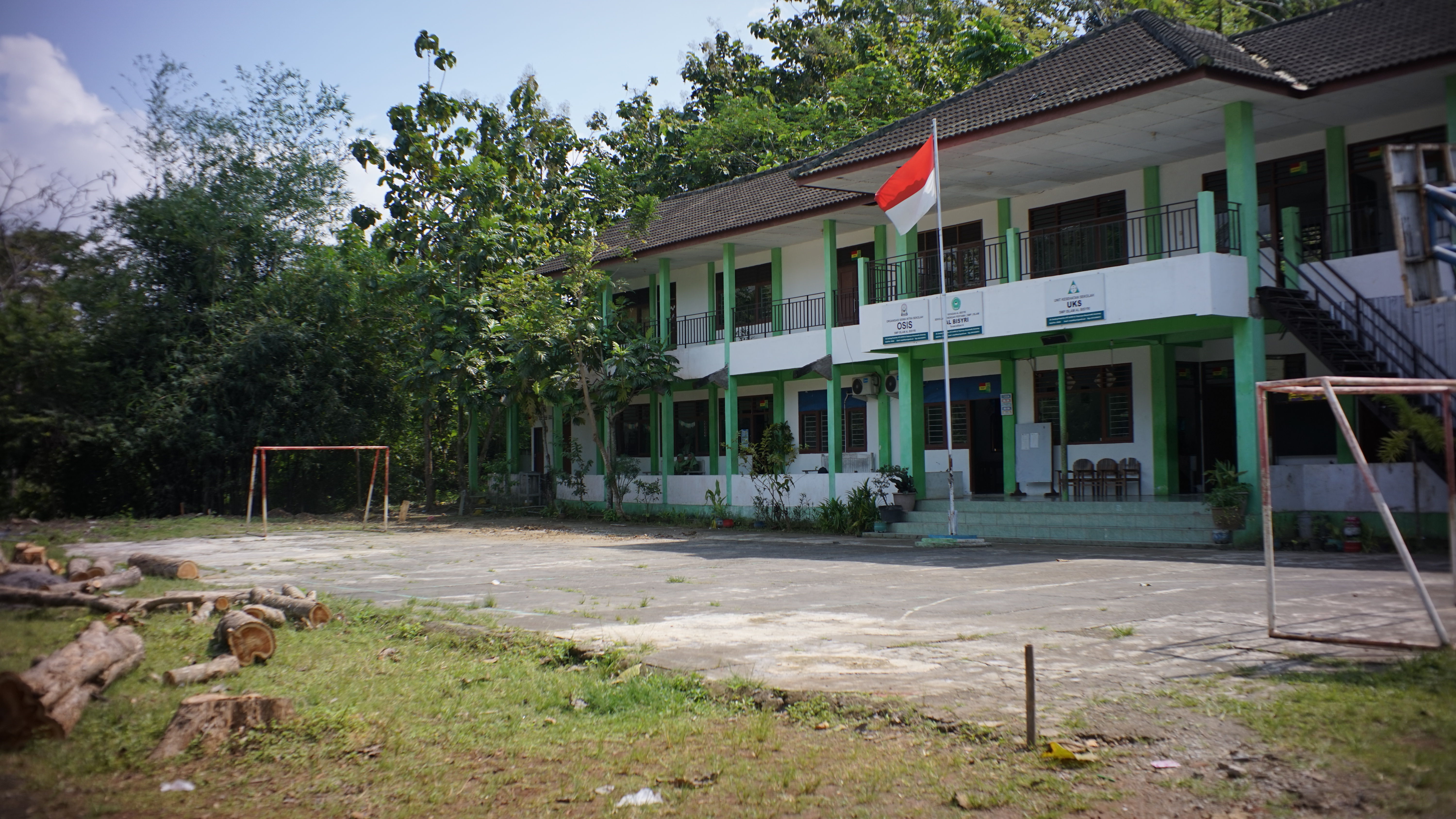 SMP Al Bisyri
